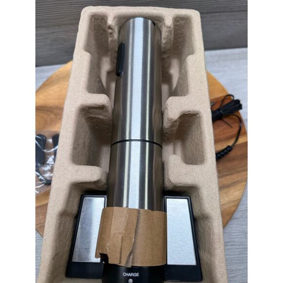Cuisinart CWO-25 Electric Wine Opener Stainless Steel Charging Base - Picture 5 of 7